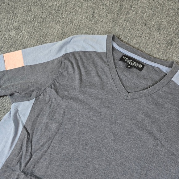 Free Planet V-Neck‎ T-Shirt Color Block Casual Tee Top Short Sleeve Size M - Picture 1 of 9